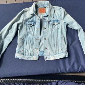 Medium Levi light wash Jean Jacket